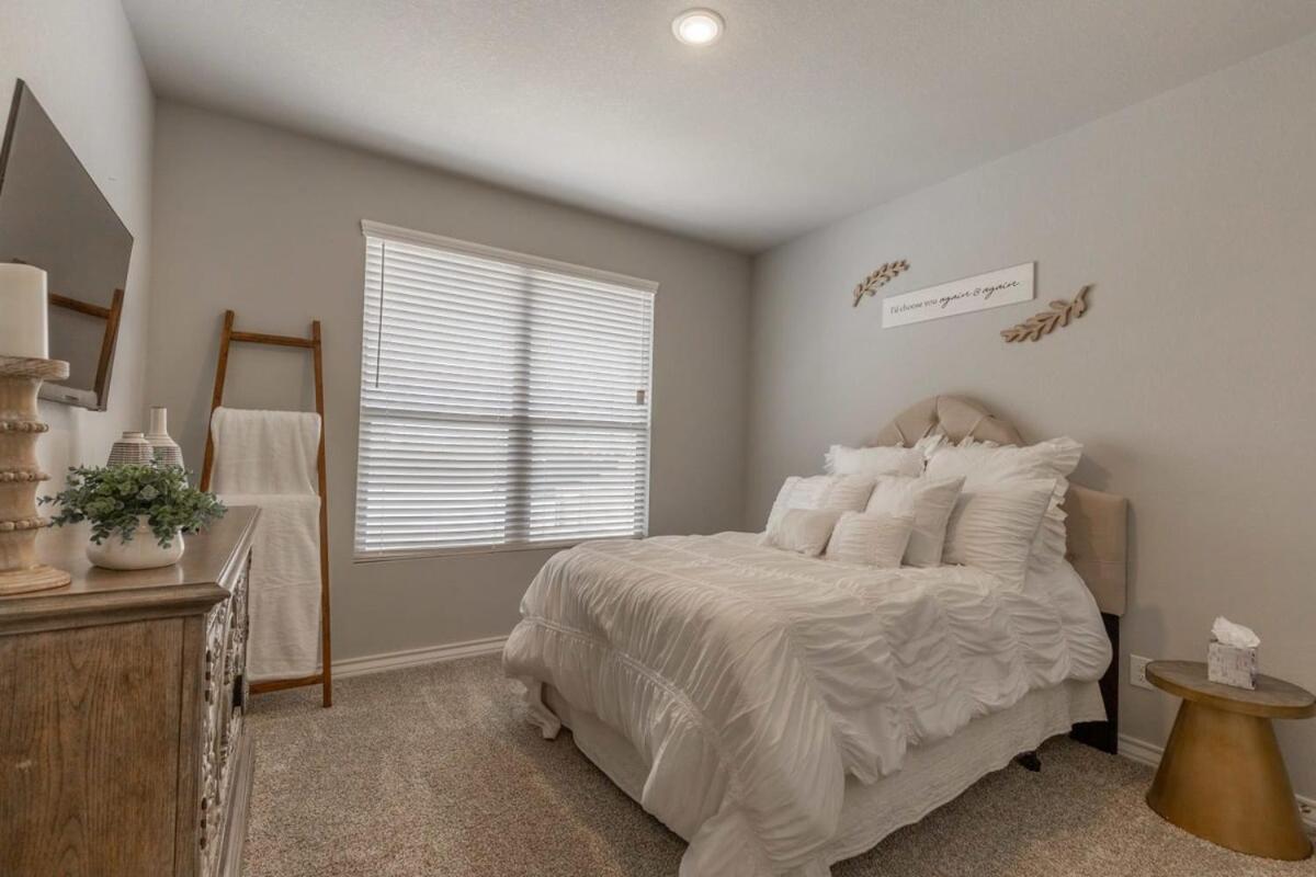 Entire House~ Spacious~ Prime Location~ Backyard Lubbock Exterior photo